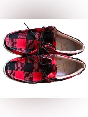 Plaid Red & Black Casual Lace-Up Flats - Women’s Size 9.5
